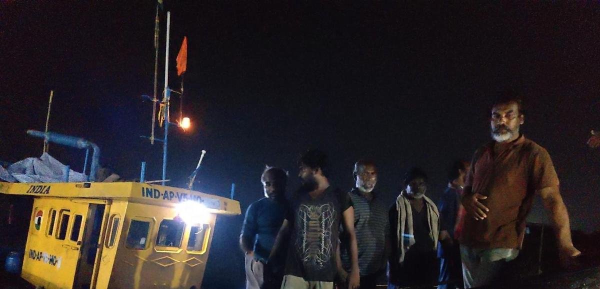 Konaseema Fishermen: గల్లంతైన ఏడుగురు మత్స్యకారులు క్షేమం.. 10 రోజుల ఉత్కంఠకు తెర