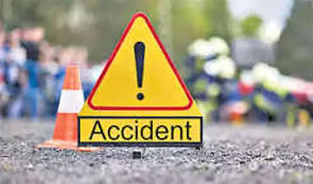 రోడ్డు ప్రమాదంలో ఇద్దరు మృతి